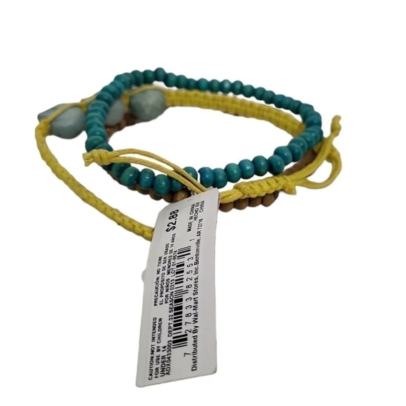 SKULL BEADED Faux Wood Bracelet Set - Picture 2 of 2